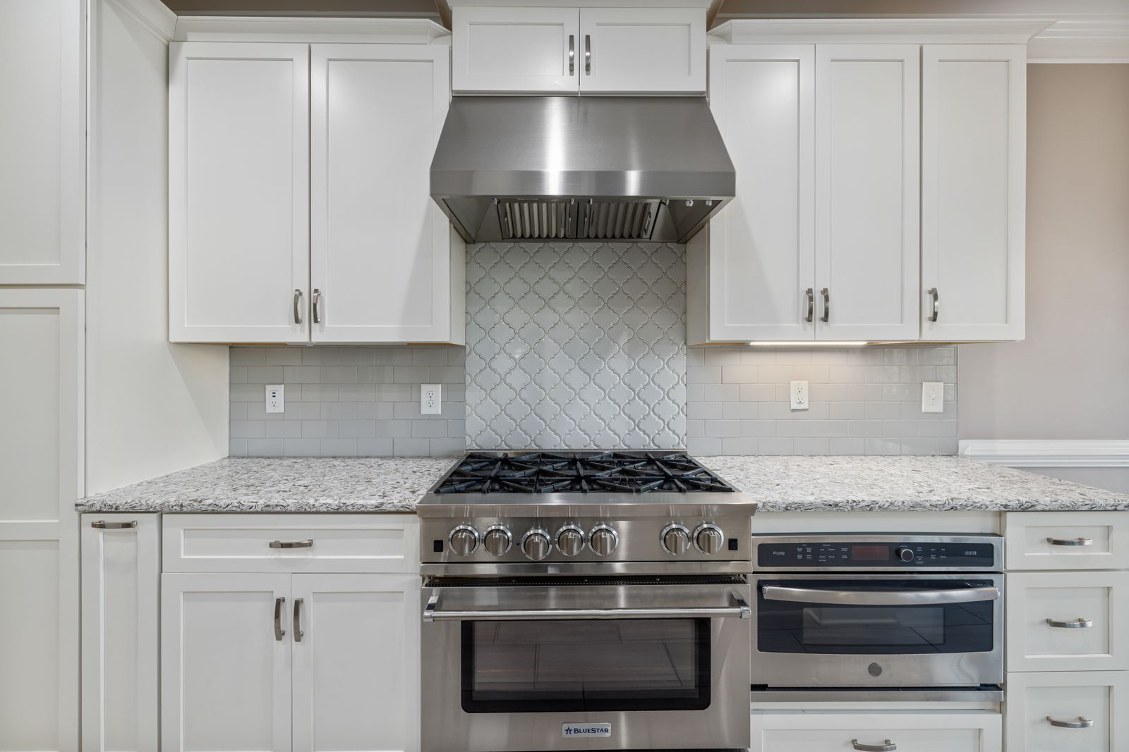 Viking Range Viking RVGR33025BSS