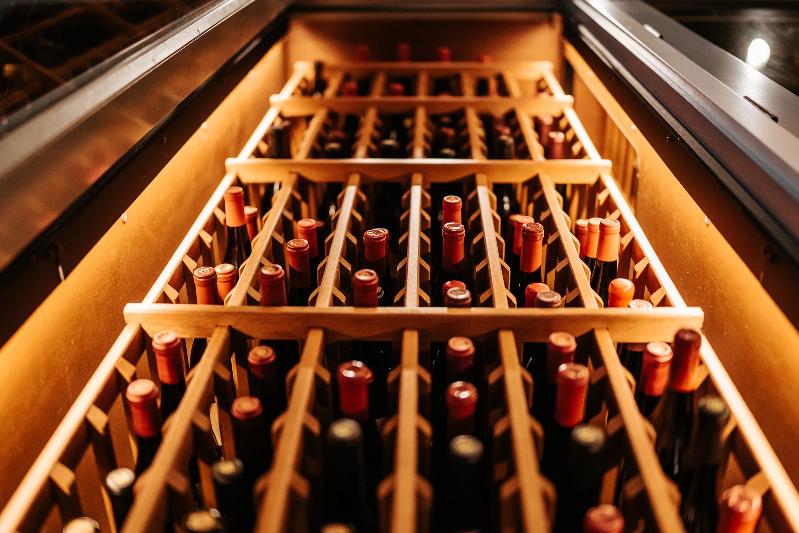 Viking Wine Cellar Viking VUWC524GSS